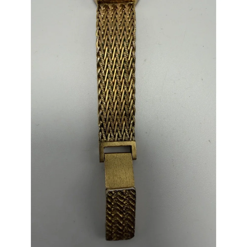 Croton‎ Vintage Ladies Watch Swiss Made New Battery 18MM 5.75